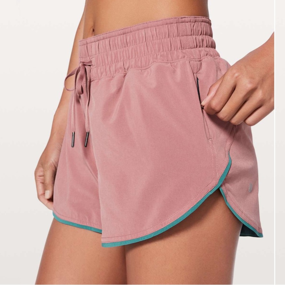 RARE lululemon quicksand/sea green choose a side short MR 3”